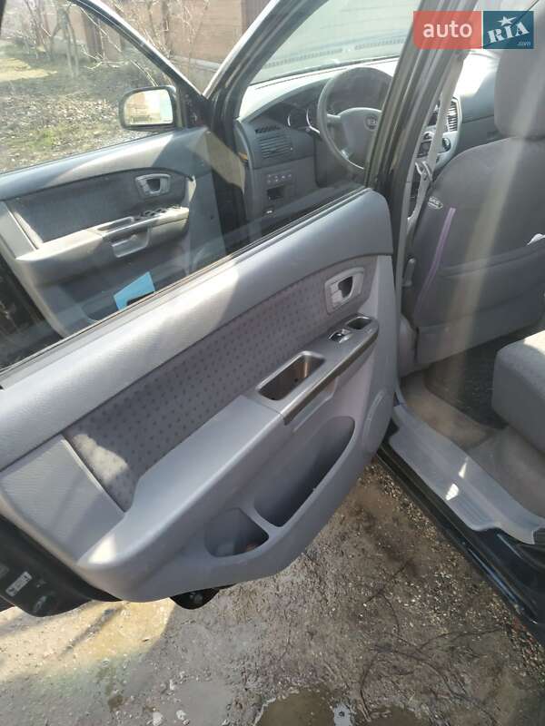 Мінівен Kia Carens 2004 в Полтаві