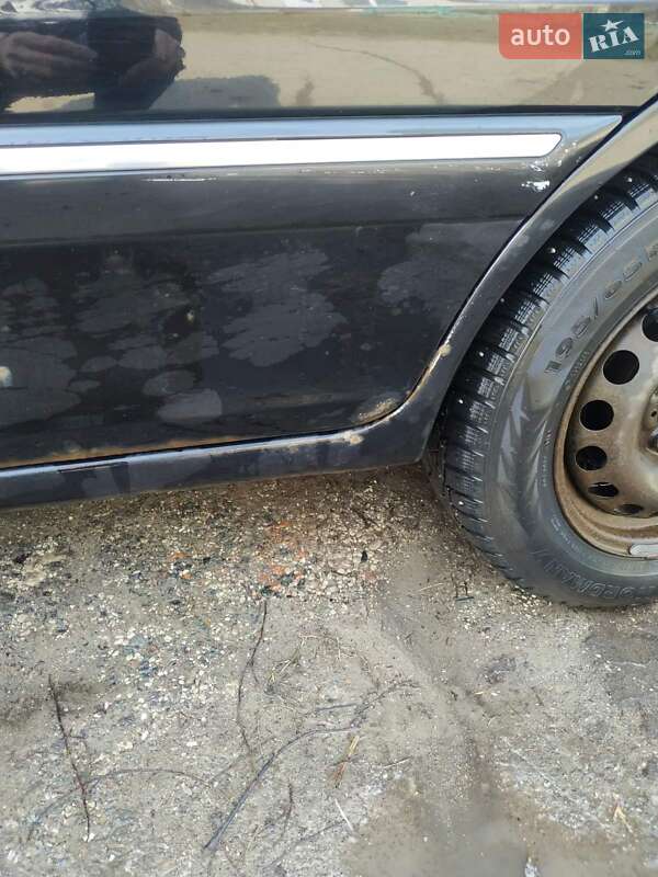 Мінівен Kia Carens 2004 в Полтаві