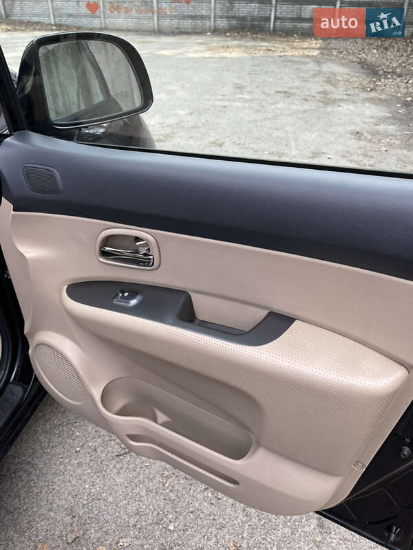 Мікровен Kia Carens 2011 в Броварах