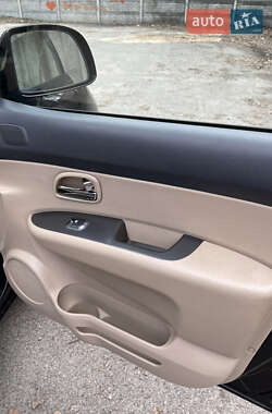 Микровэн Kia Carens 2011 в 