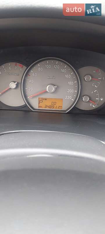 Минивэн Kia Carens 2007 в Киеве