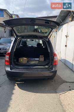 Минивэн Kia Carens 2008 в 