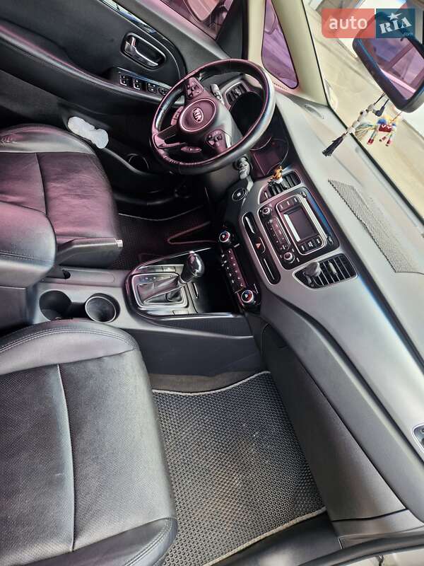 Мікровен Kia Carens 2013 в Чернігові