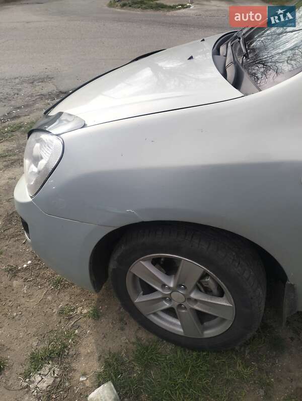 Минивэн Kia Carens 2008 в Николаеве фото 6 Минивэн Kia Carens 2008 в Николаеве