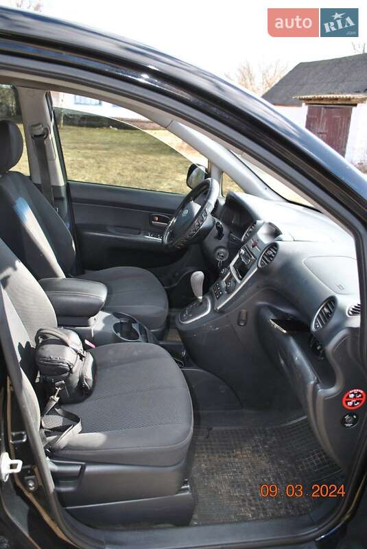 Минивэн Kia Carens 2008 в Киеве