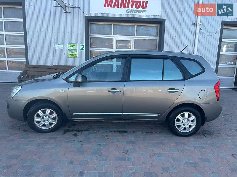 Мінівен Kia Carens 2008 в Сарнах