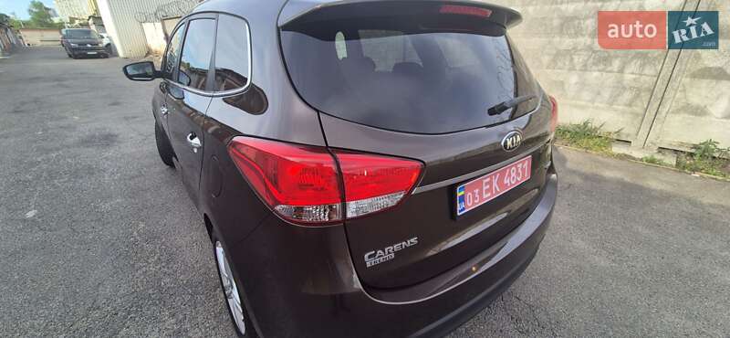 Микровэн Kia Carens 2015 в Киеве