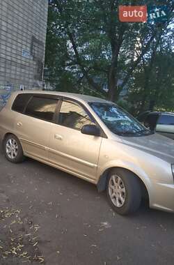 Минивэн Kia Carens 2006 в 