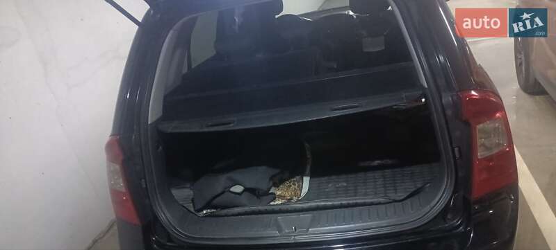 Мінівен Kia Carens 2007 в Дніпрі