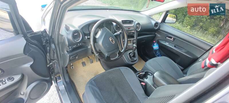 Мінівен Kia Carens 2007 в Дніпрі