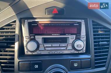 Мінівен Kia Carens 2006 в 