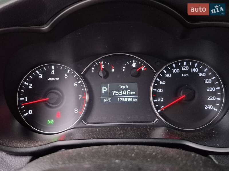 Мікровен Kia Carens 2017 в Запоріжжі