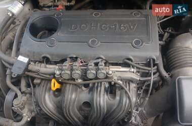 Мінівен Kia Carens 2008 в 