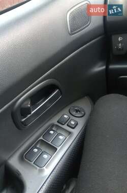 Мінівен Kia Carens 2008 в 