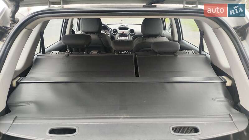 Мінівен Kia Carens 2007 в Ізяславі