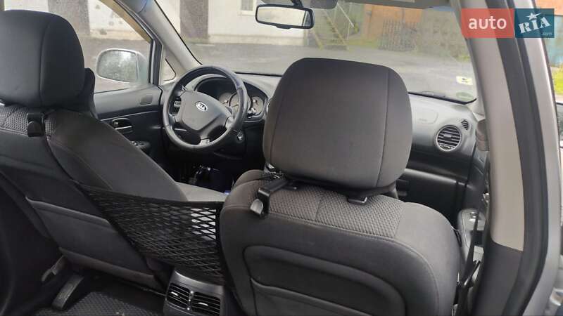 Мінівен Kia Carens 2007 в Ізяславі