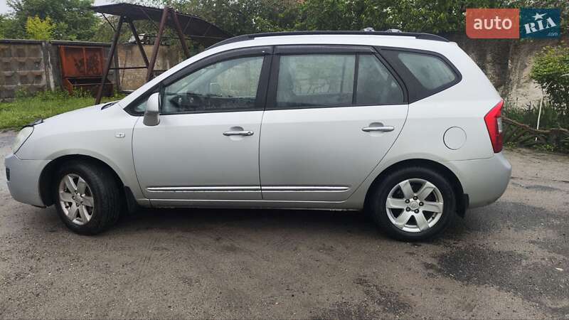 Мінівен Kia Carens 2007 в Ізяславі