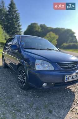 Минивэн Kia Carens 2005 в 