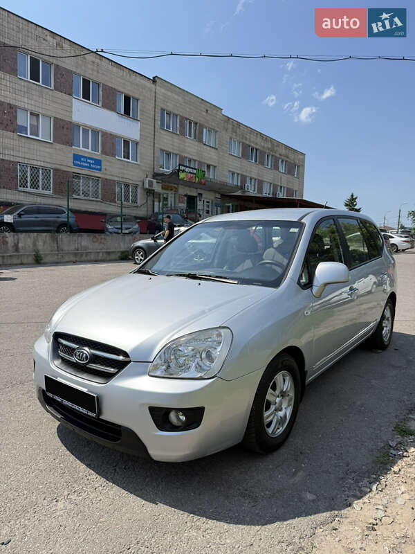 Минивэн Kia Carens 2008 в Сумах