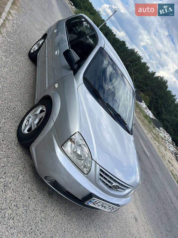 Kia Carens 2006
