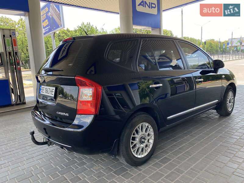 Минивэн Kia Carens 2007 в Николаеве