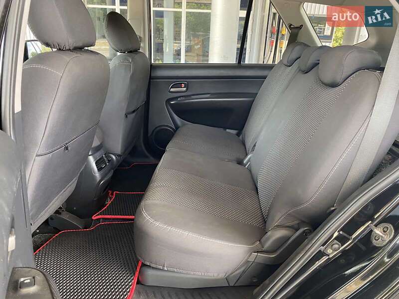Минивэн Kia Carens 2007 в Николаеве