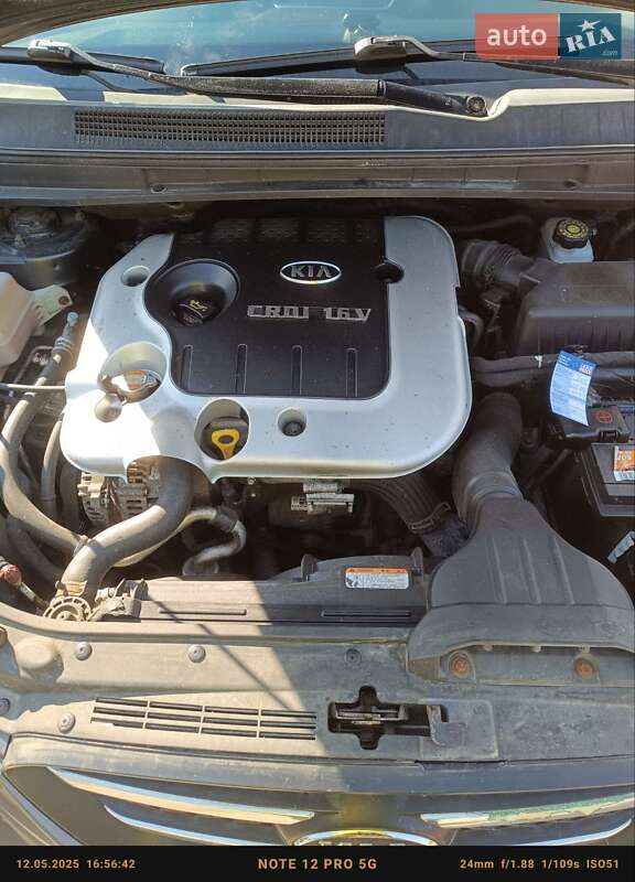 Минивэн Kia Carens 2007 в Стрые