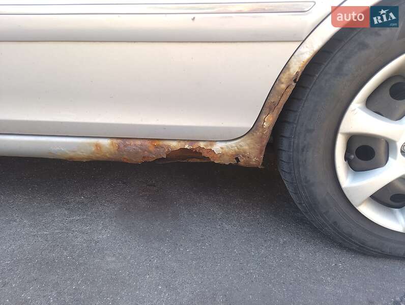 Мінівен Kia Carens 2006 в Києві