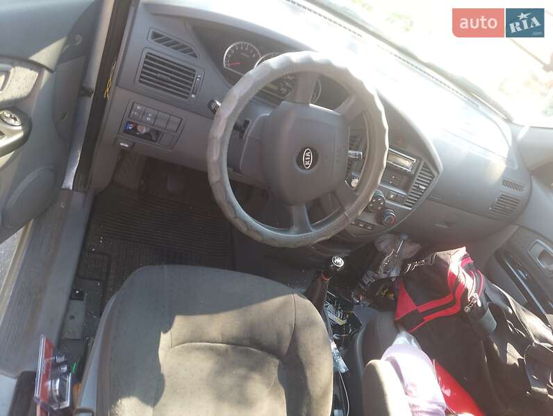 Мінівен Kia Carens 2006 в Києві