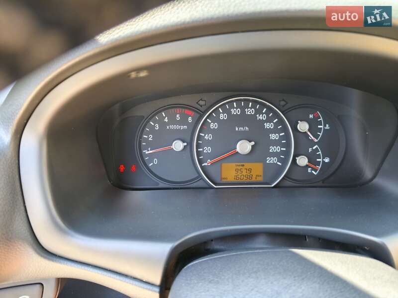 Мікровен Kia Carens 2011 в Кропивницькому