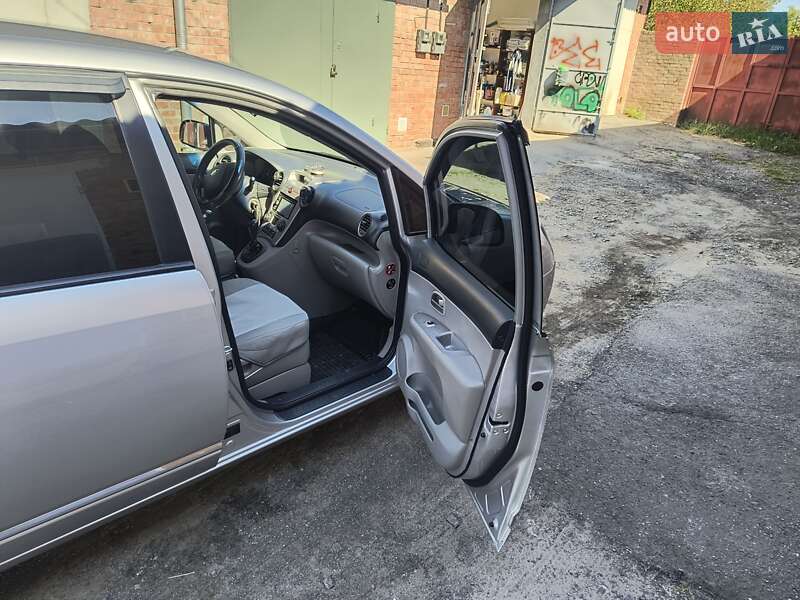 Минивэн Kia Carens 2008 в Хмельницком