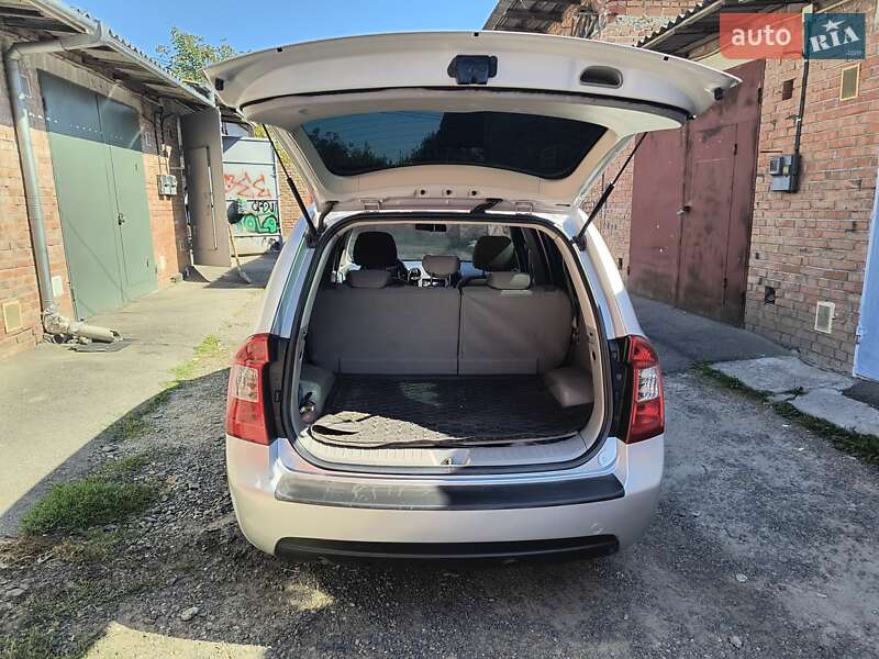 Минивэн Kia Carens 2008 в Хмельницком