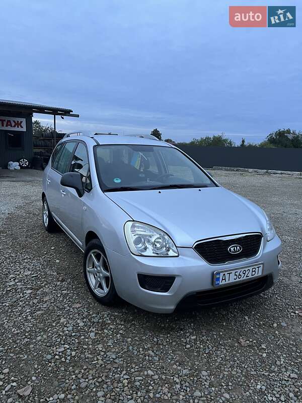 Мікровен Kia Carens 2011 в Калуші фото 5 Мікровен Kia Carens 2011 в Калуші