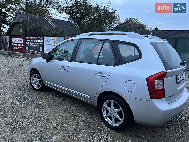 Мікровен Kia Carens 2011 в Калуші фото 9 Мікровен Kia Carens 2011 в Калуші