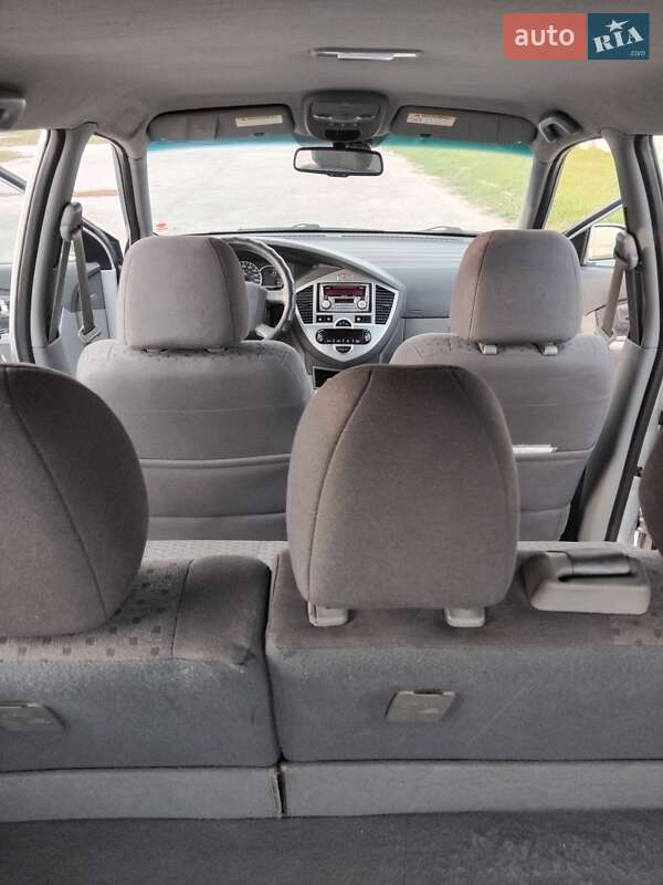 Мінівен Kia Carens 2006 в Рівному