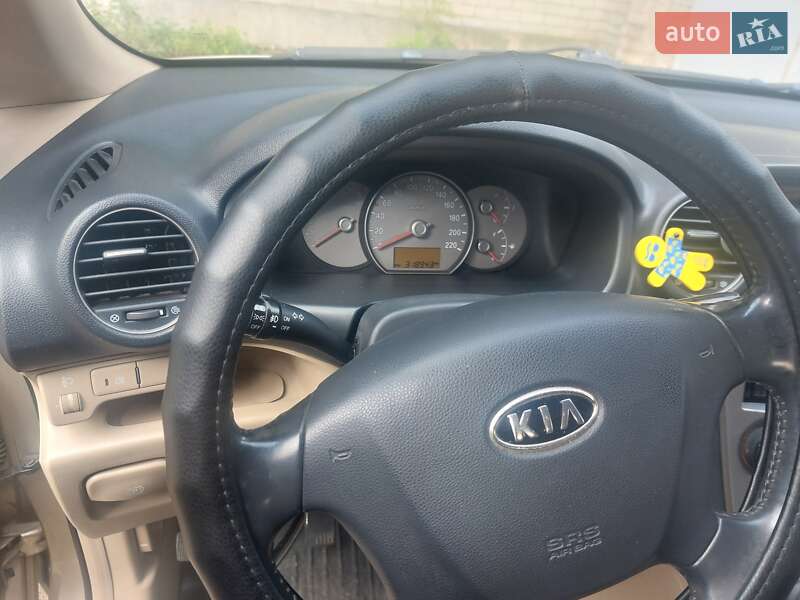 Минивэн Kia Carens 2007 в Житомире
