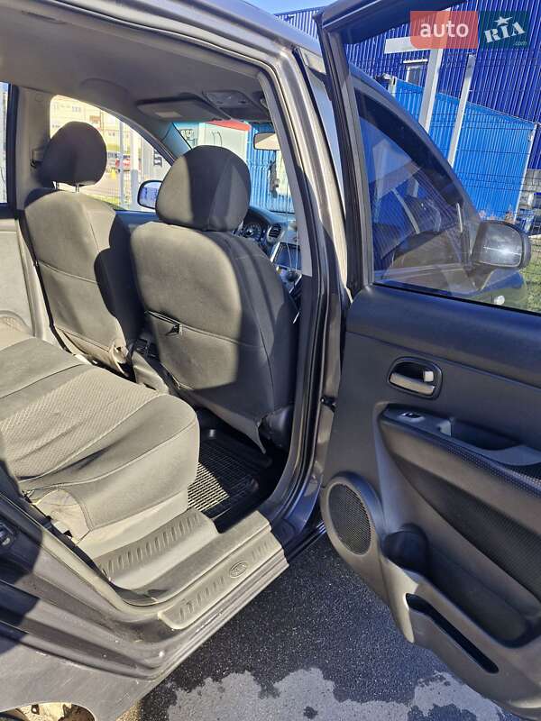 Минивэн Kia Carens 2008 в Виннице