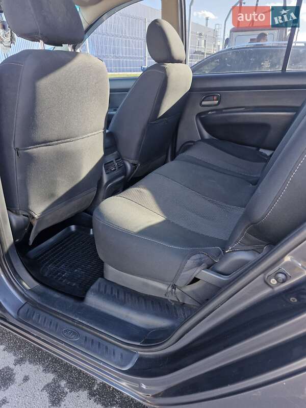 Минивэн Kia Carens 2008 в Виннице