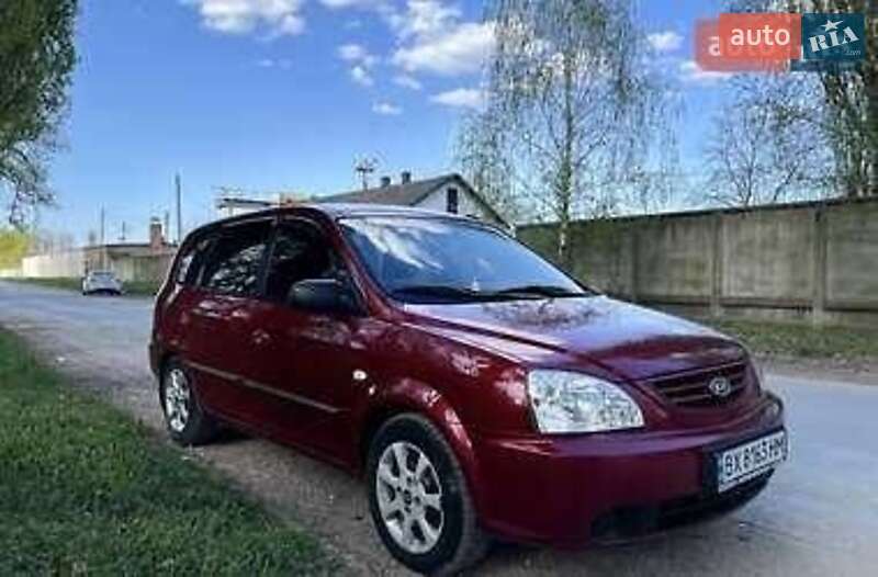 Минивэн Kia Carens 2003 в Каменец-Подольском фото 4 Минивэн Kia Carens 2003 в Каменец-Подольском