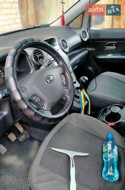 Микровэн Kia Carens 2011 в 