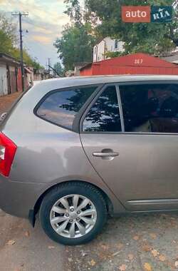 Микровэн Kia Carens 2011 в 