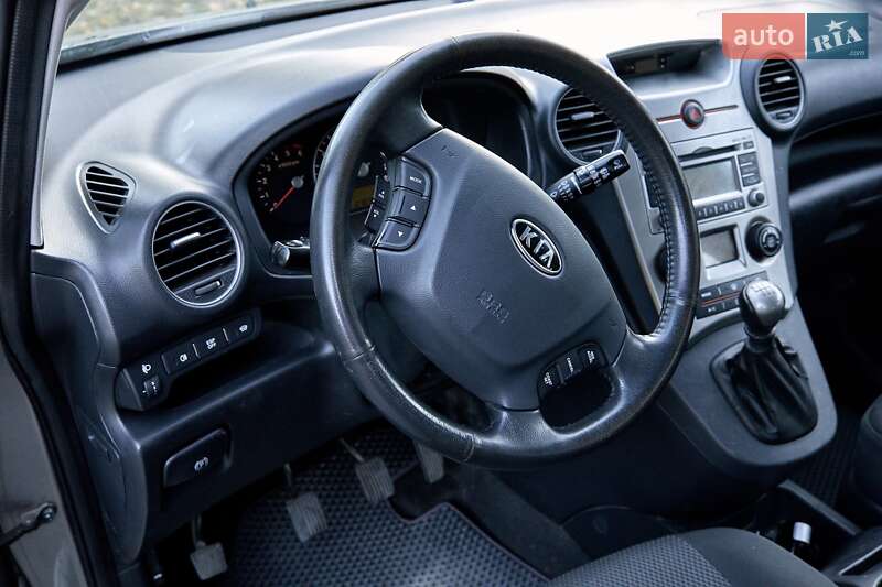 Минивэн Kia Carens 2009 в Звягеле фото 4 Минивэн Kia Carens 2009 в Звягеле