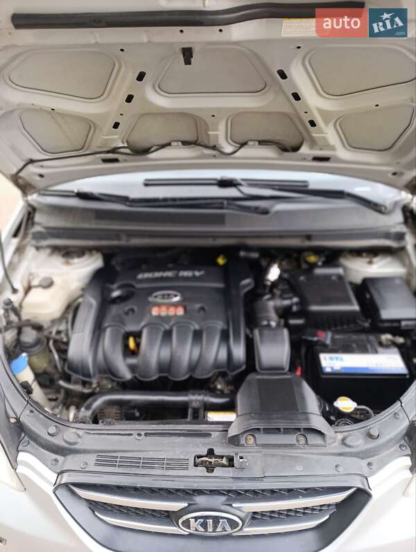 Минивэн Kia Carens 2007 в Николаеве фото 2 Минивэн Kia Carens 2007 в Николаеве