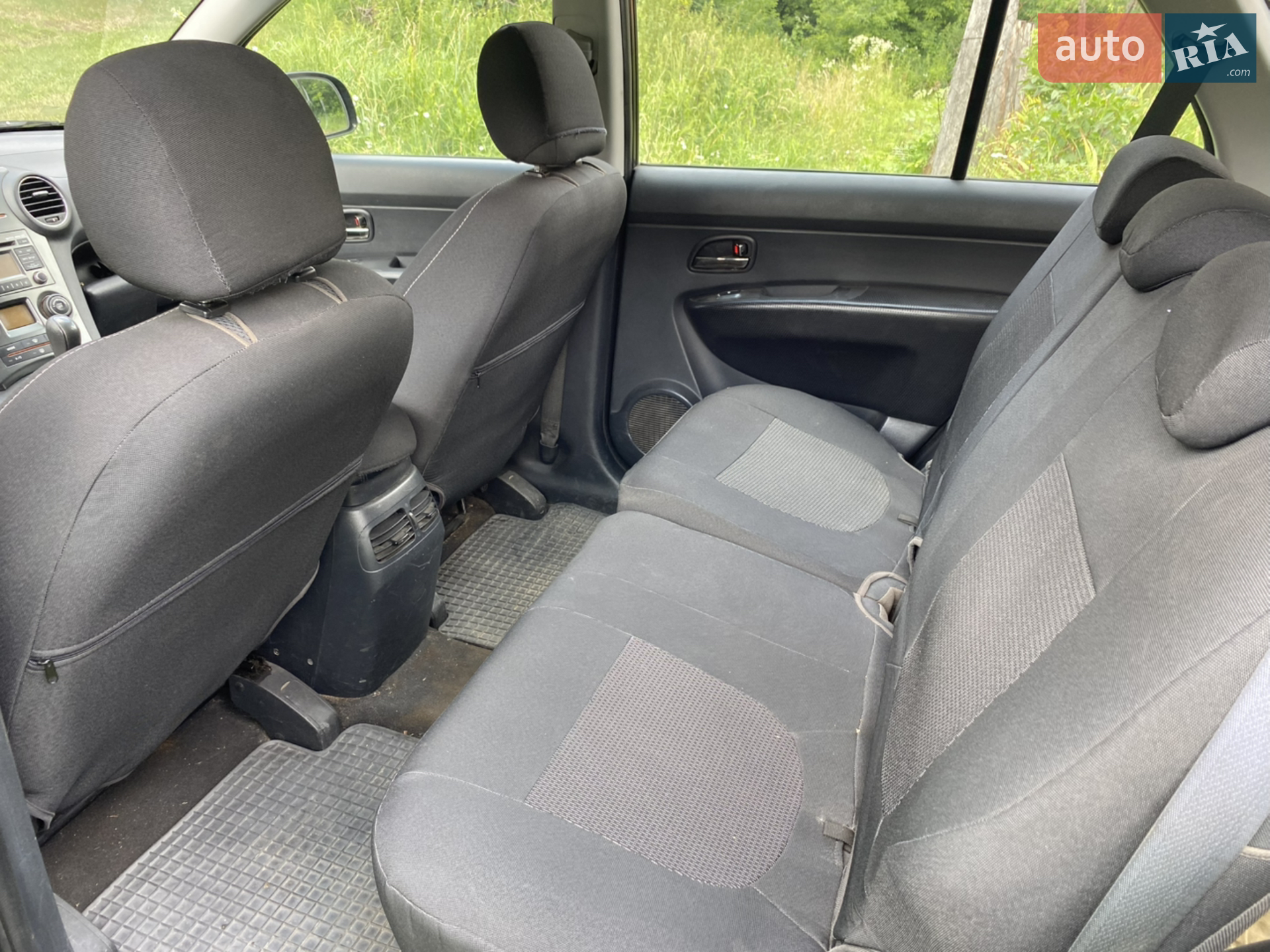 2011 Kia Carens - мініатюра 2