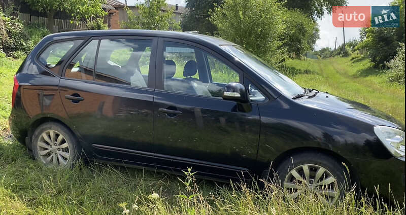 Мікровен Kia Carens 2011 в Івано-Франківську