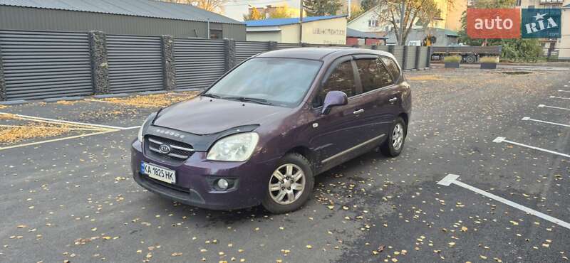 Минивэн Kia Carens 2008 в Золотоноше