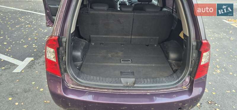 Минивэн Kia Carens 2008 в Золотоноше