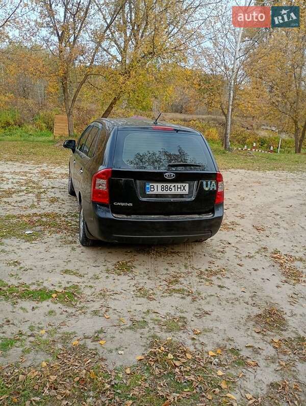 Минивэн Kia Carens 2008 в Полтаве