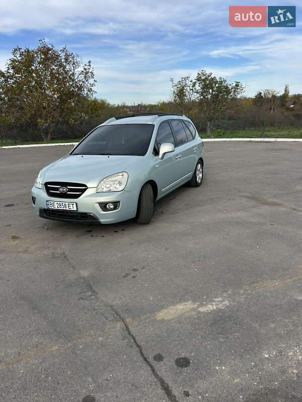 Минивэн Kia Carens 2007 в Новой Одессе