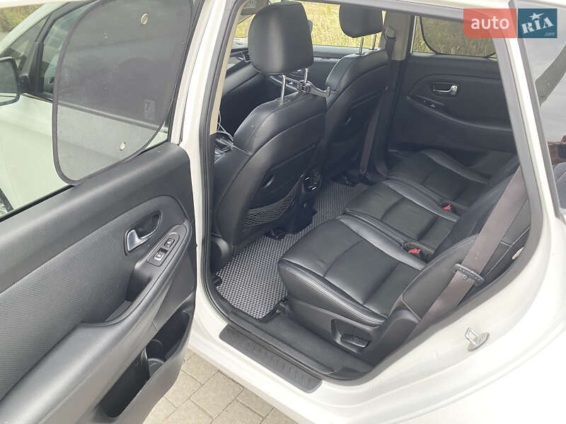 Микровэн Kia Carens 2013 в Львове